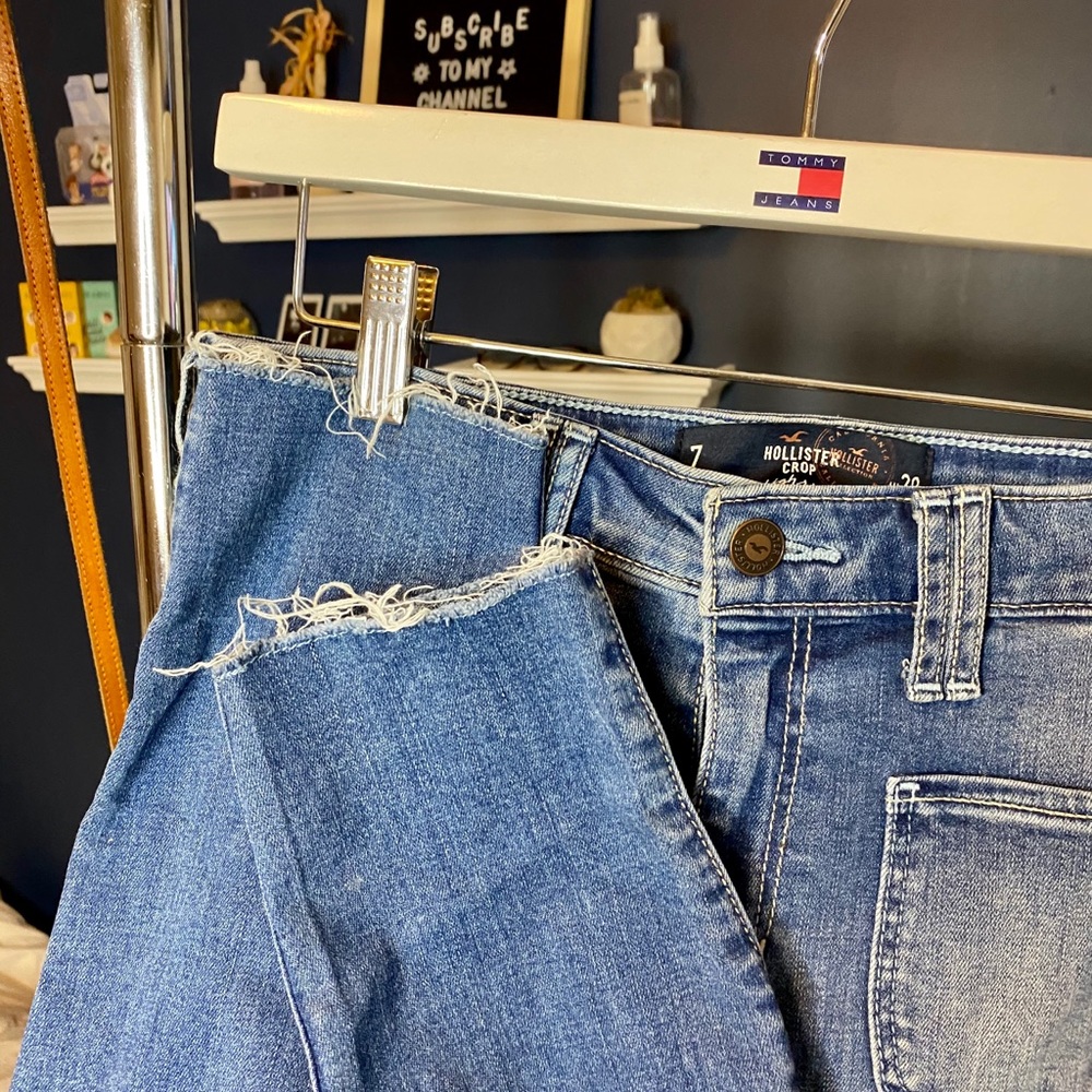 💎 Hollister Crop Hi-Rise Jeans 💎